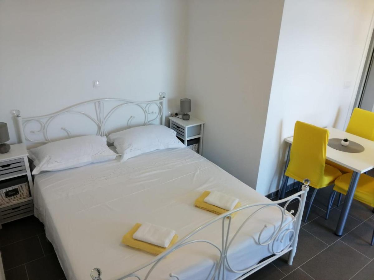 Apartmani Skalinada Marina Ngoại thất bức ảnh